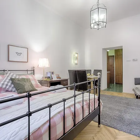 Apartment Tyzenhauz Classic