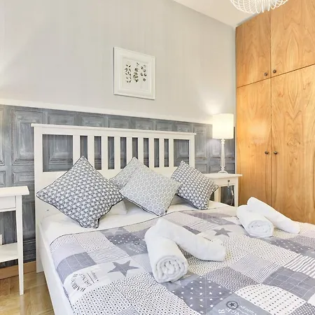 Tyzenhauz Classic Apartment